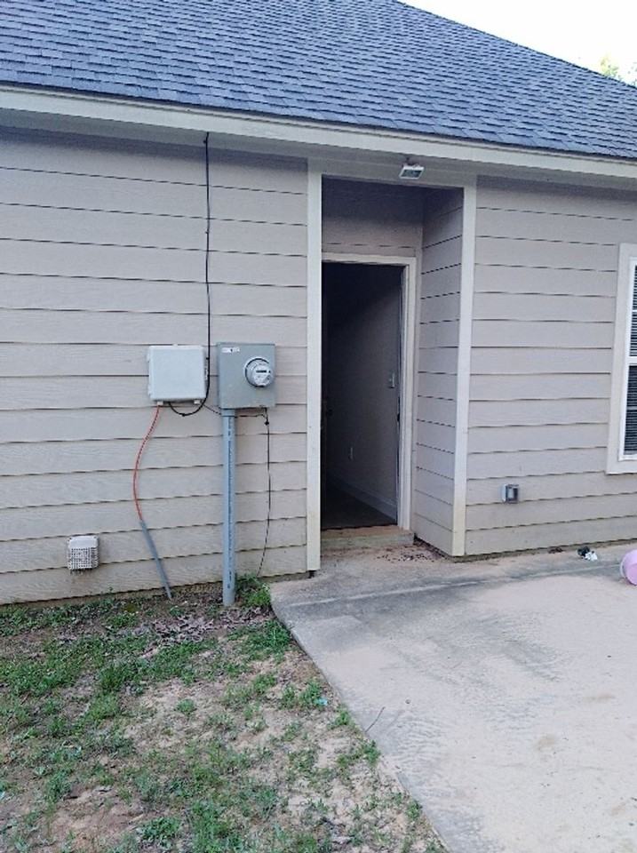 408 Shady Park Cv - Photo 2 of 9