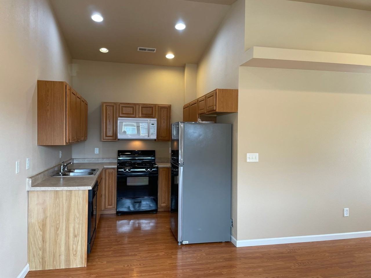 3447 Sharon Way - Photo 5 of 17