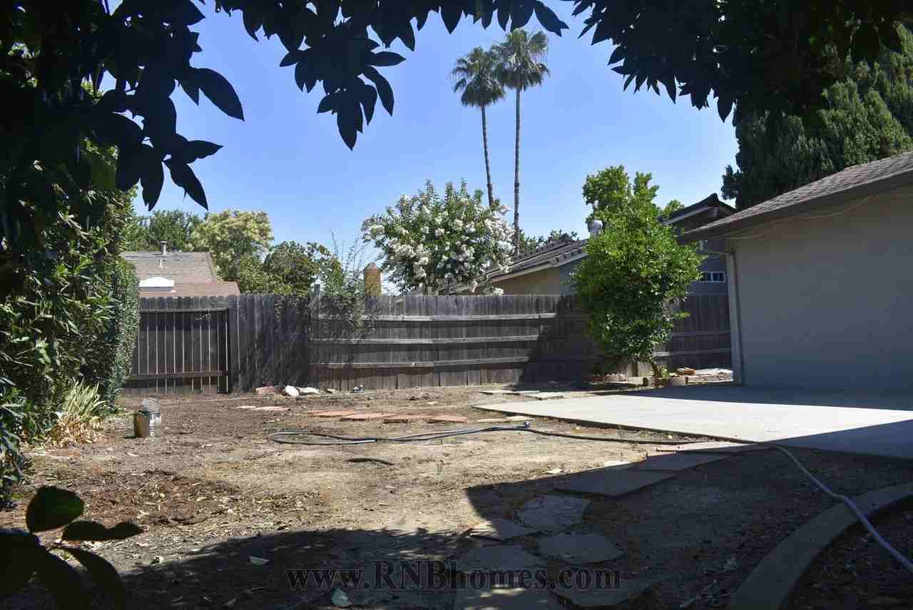 2880 Chiplay St - Photo 3 of 3