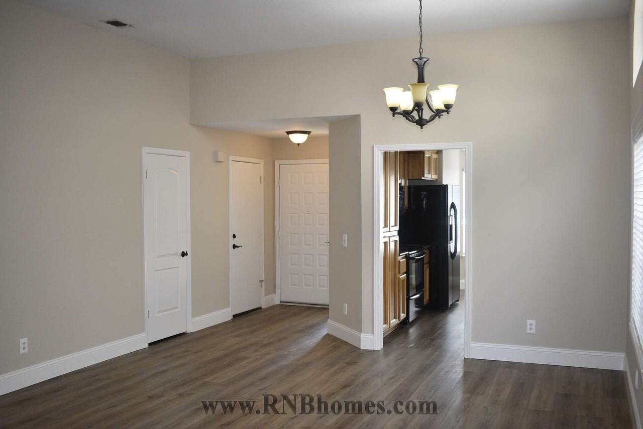 1203 Schooner Dr - Photo 2 of 12