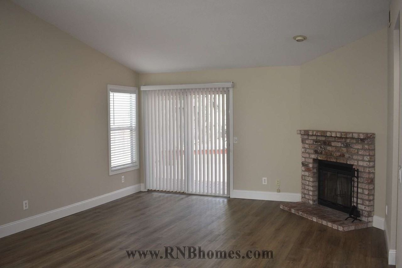 1203 Schooner Dr - Photo 3 of 12