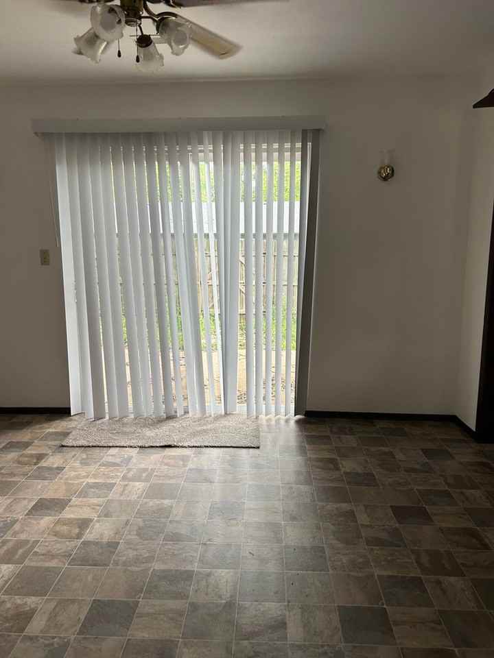 935 Fair Oaks Dr - Photo 4 of 10
