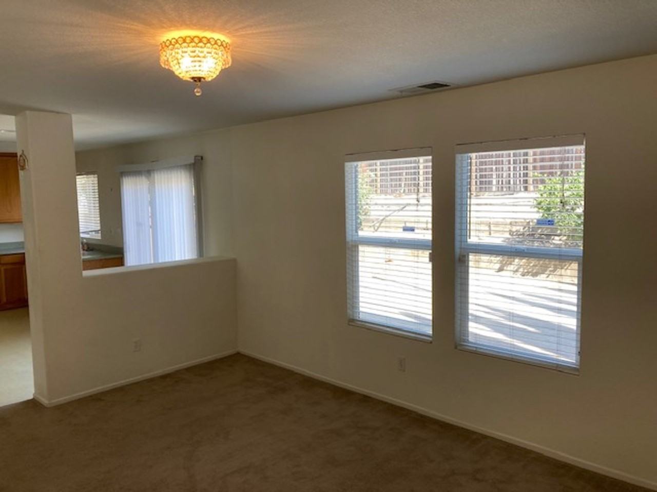 11832 Potomac Ct - Photo 3 of 12