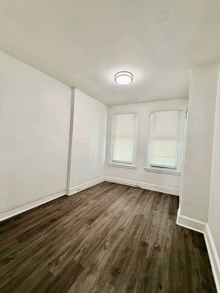 3034 Emerald St - Photo 7 of 21