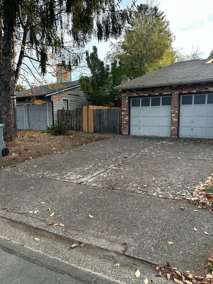 1836 Nw Grant Cir - Photo 2 of 15