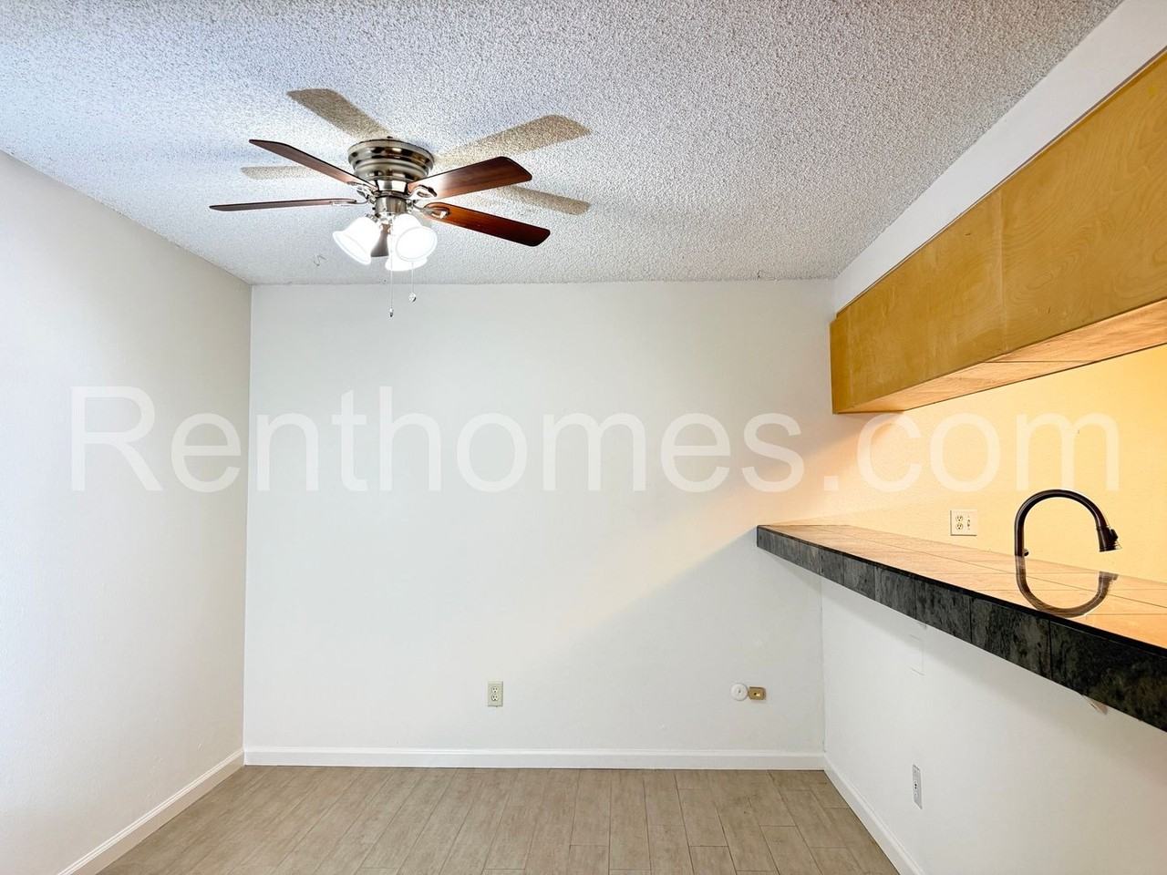 6039 Rancho Mission Rd - Photo 4 of 20