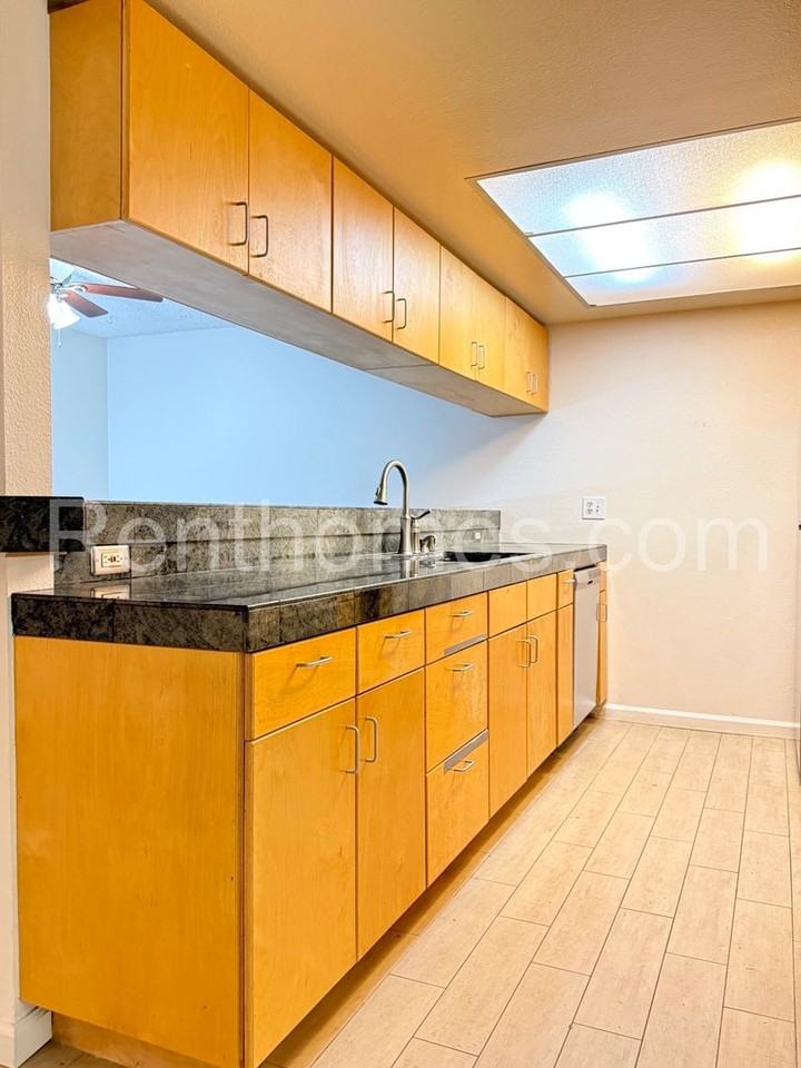 6039 Rancho Mission Rd - Photo 6 of 20