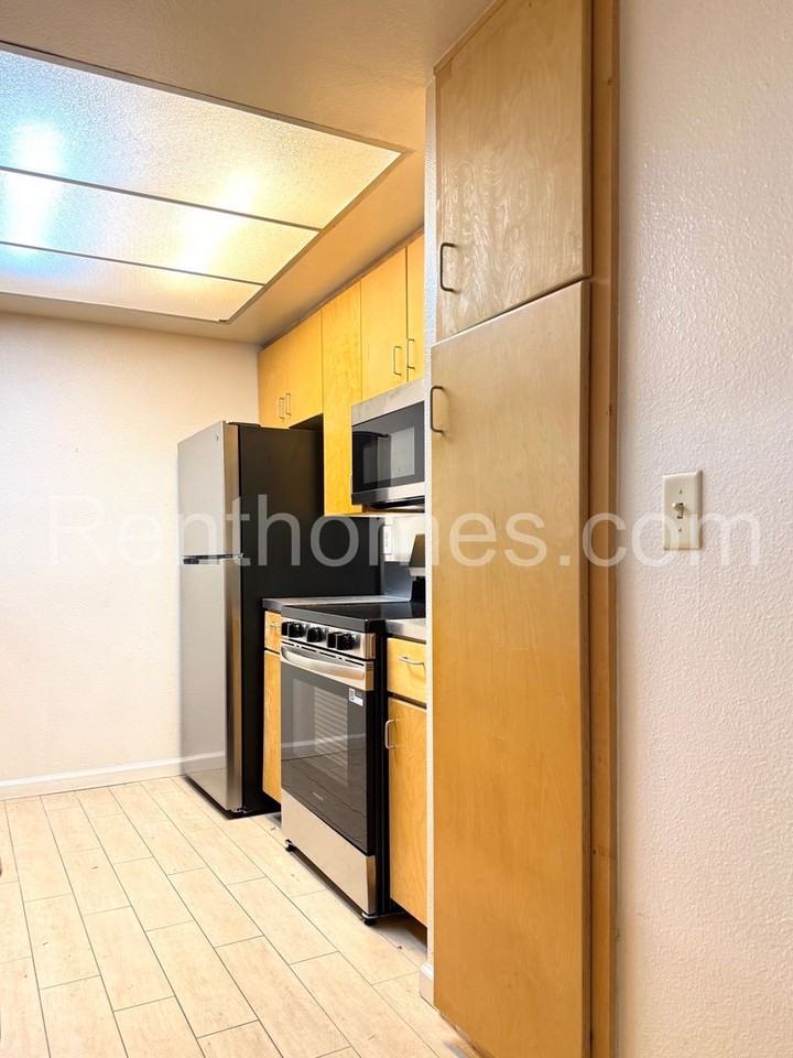 6039 Rancho Mission Rd - Photo 7 of 20