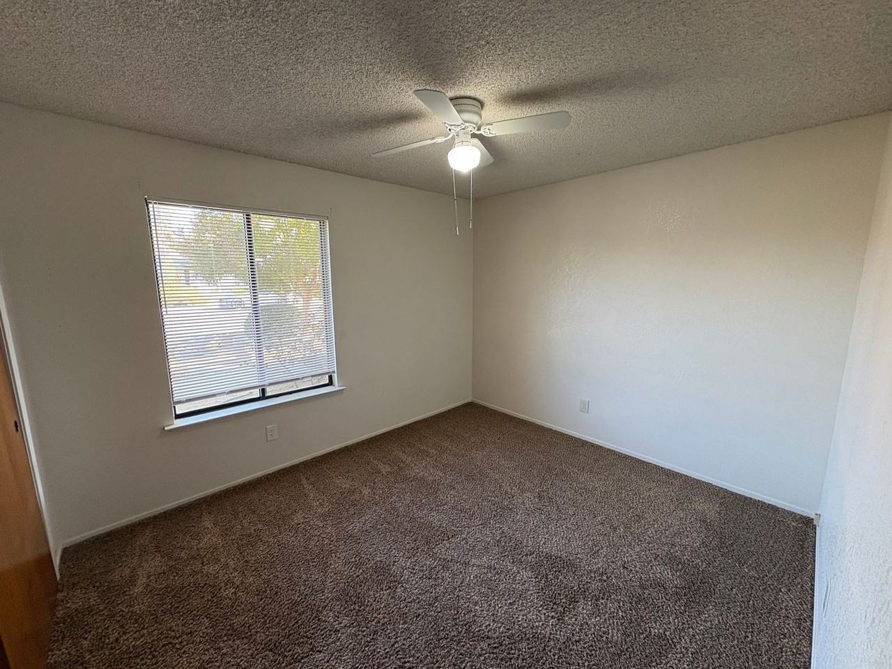 636 Ramblewood Ct - Photo 2 of 41