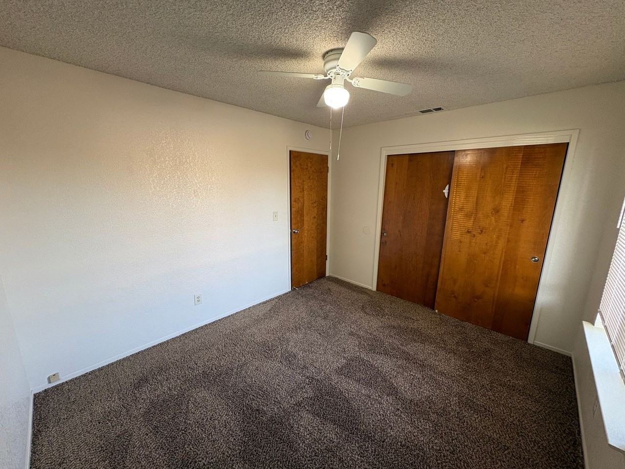 636 Ramblewood Ct - Photo 3 of 41