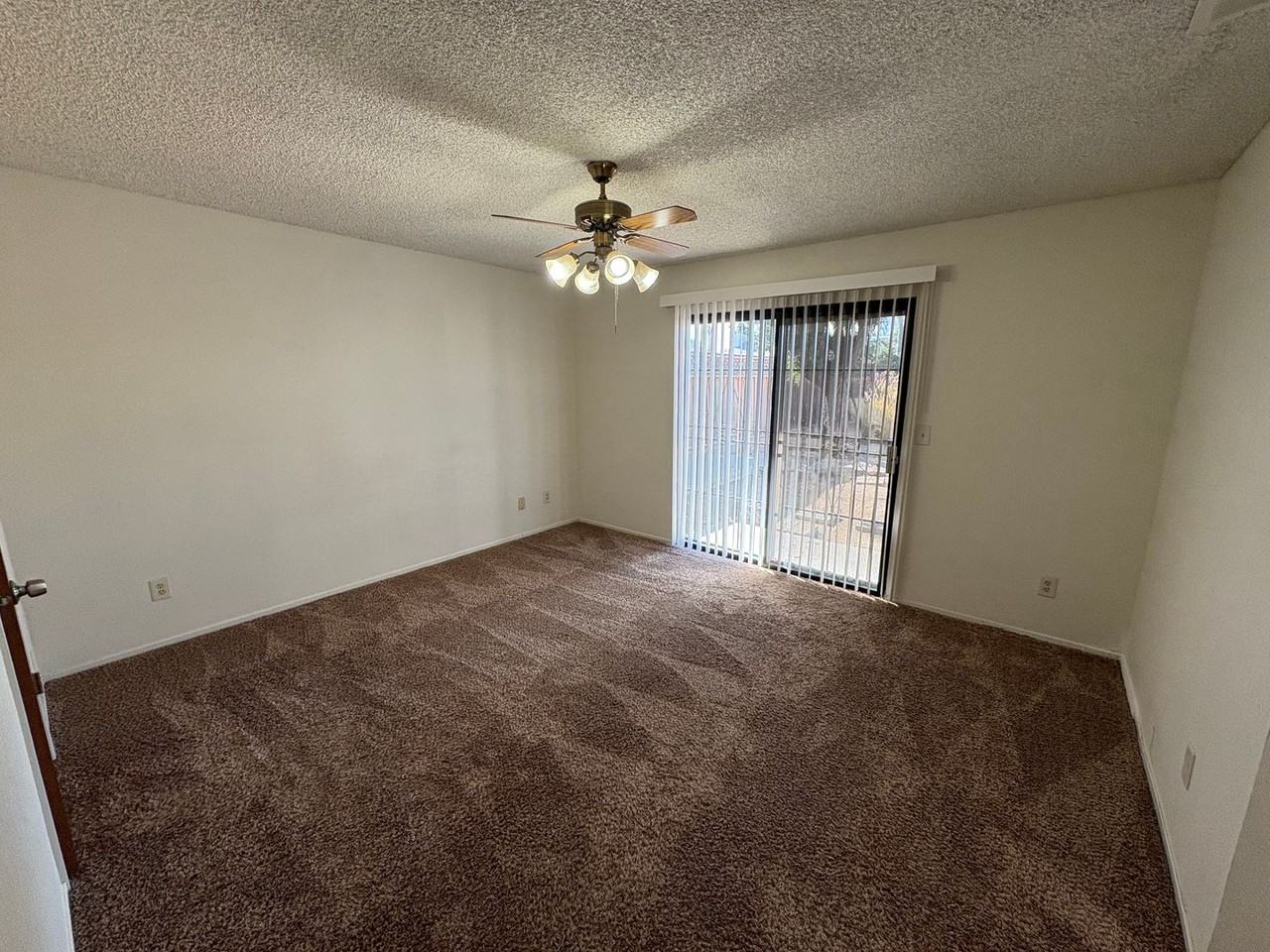 636 Ramblewood Ct - Photo 5 of 41