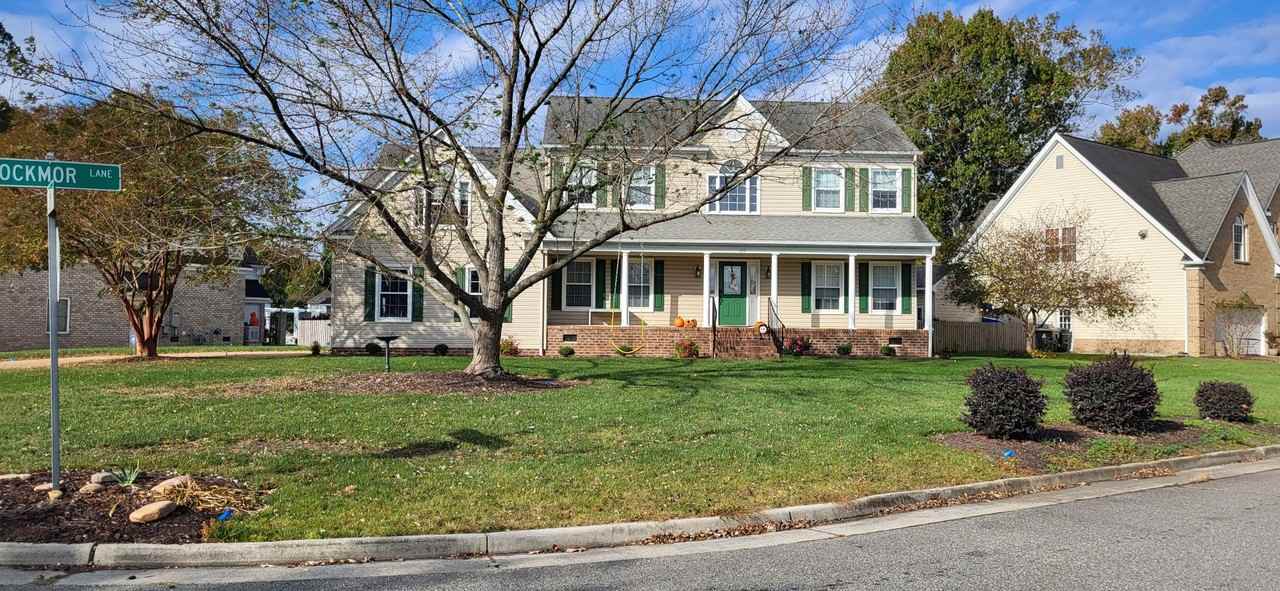 128 Rockmor Ln - Photo 3 of 50