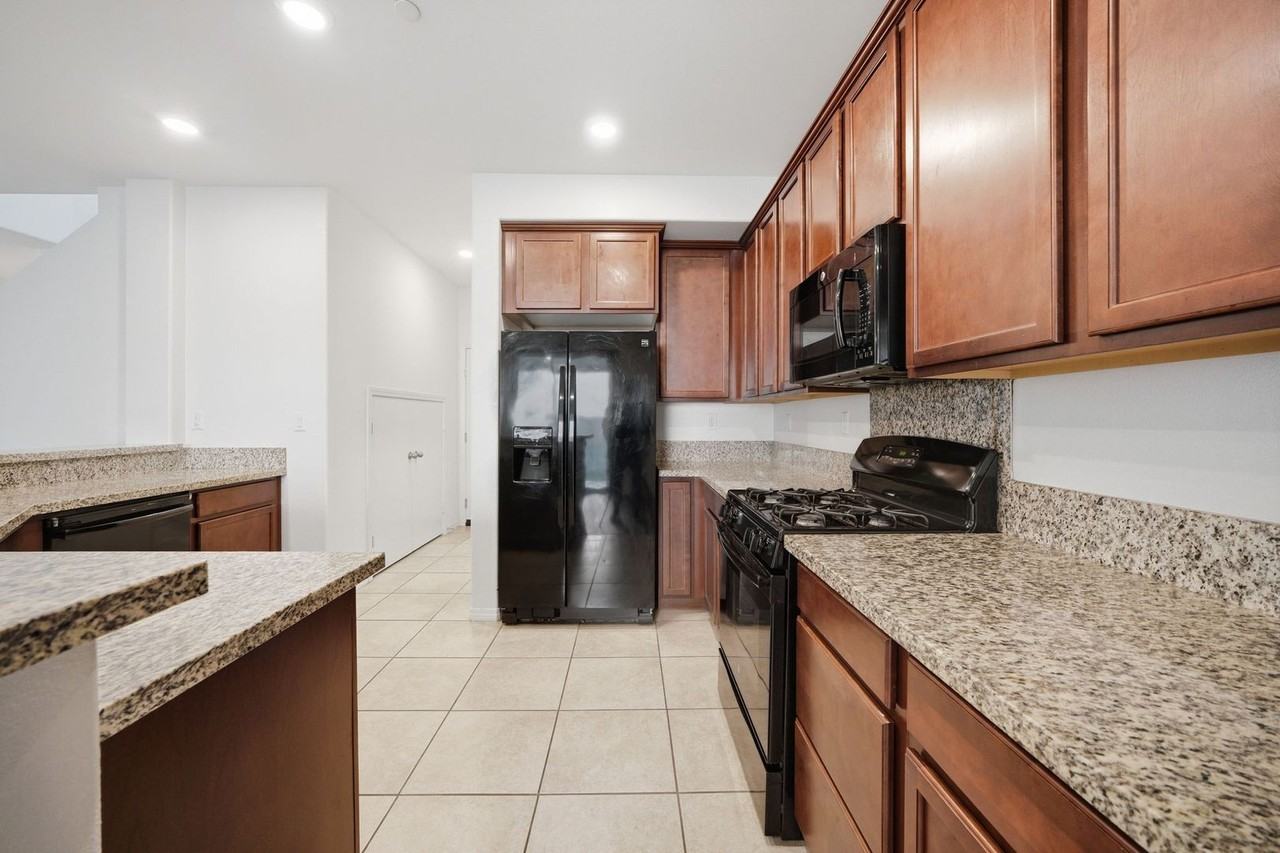 3695 Bur Oak Rd - Photo 3 of 17