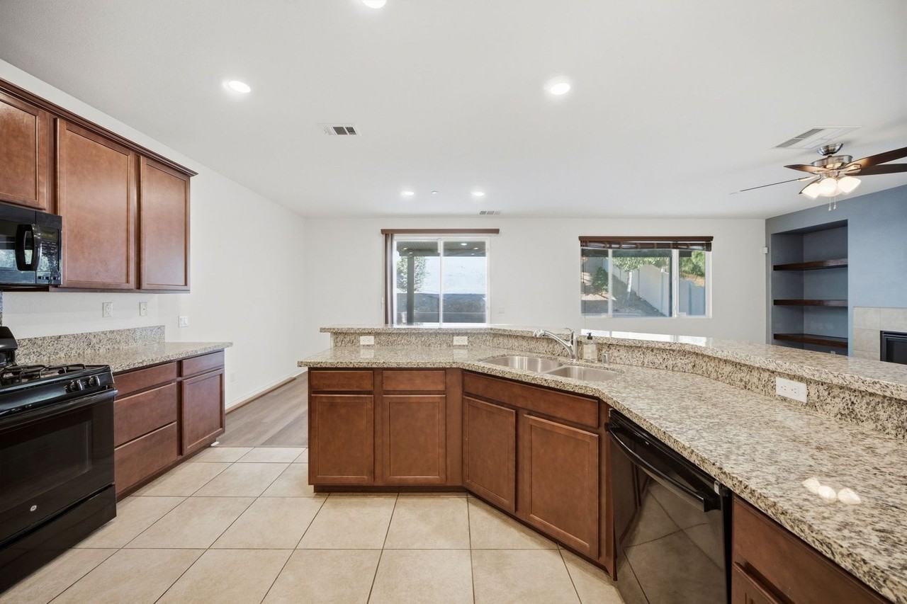 3695 Bur Oak Rd - Photo 5 of 17