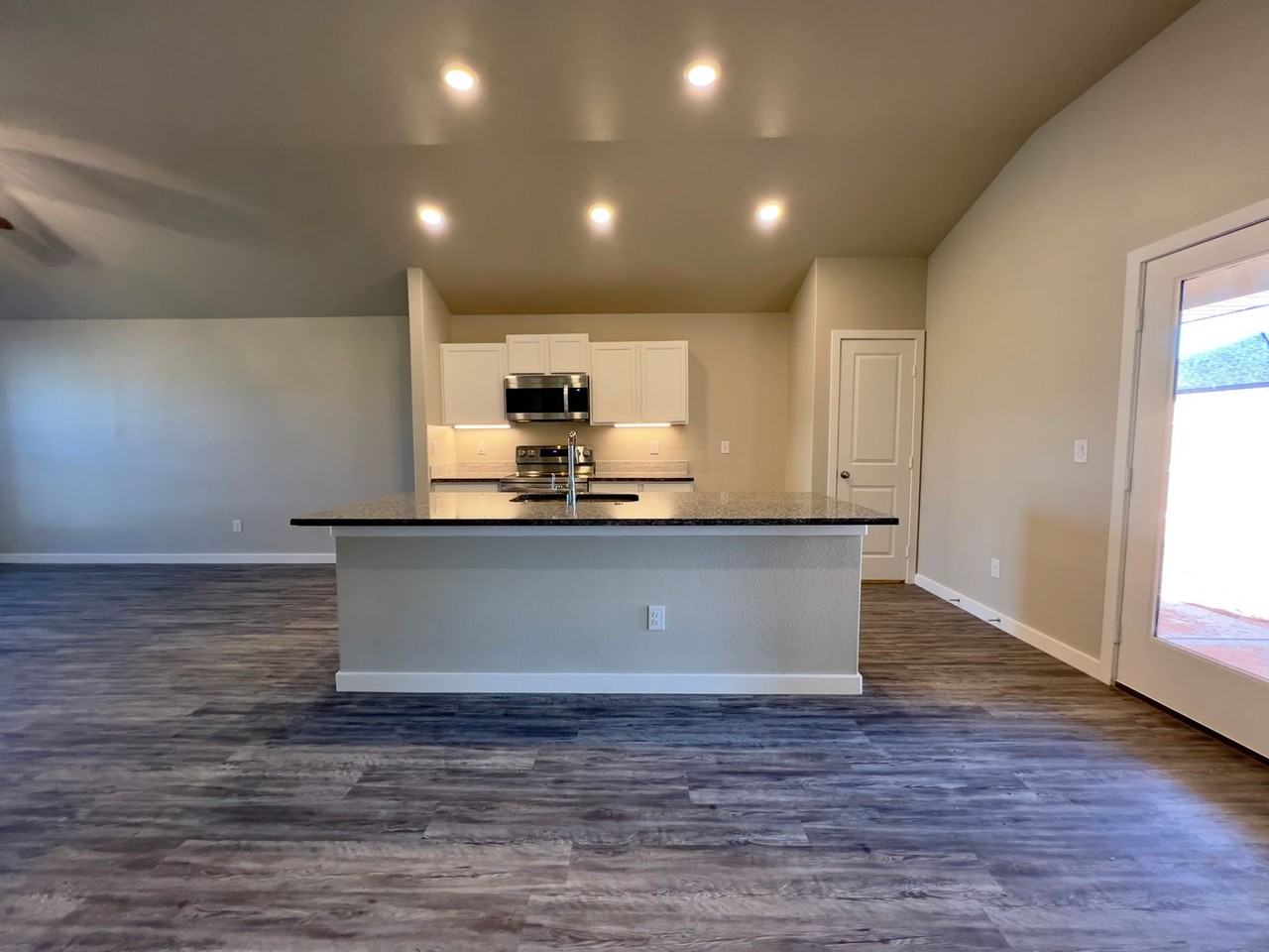 3212 Aberdeen Ave - Photo 3 of 20