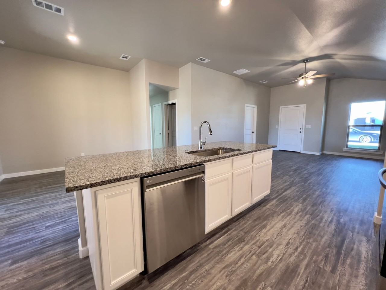 3212 Aberdeen Ave - Photo 5 of 20