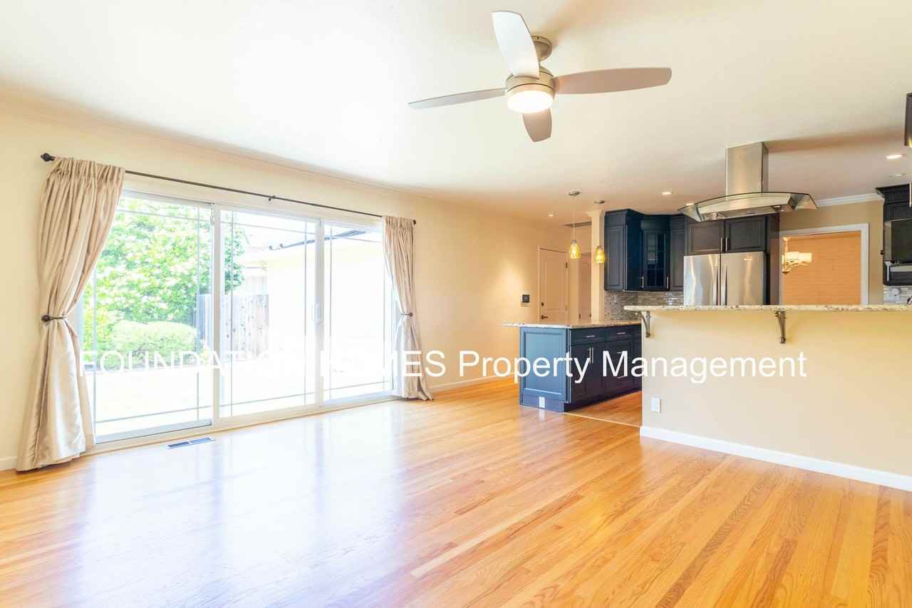 5 Harvard Dr - Photo 5 of 23