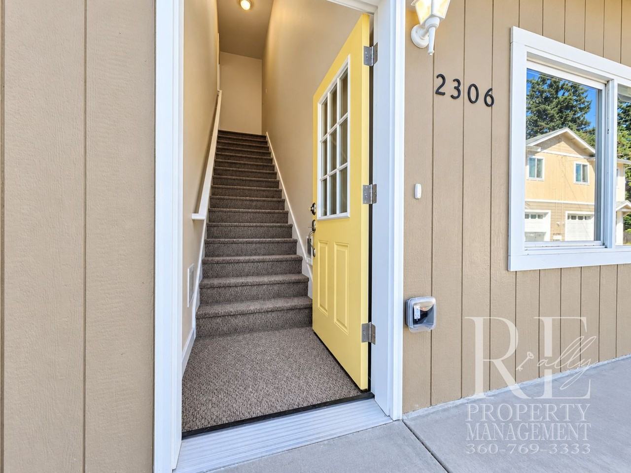 2306 Se Lund Ave - Photo 2 of 20
