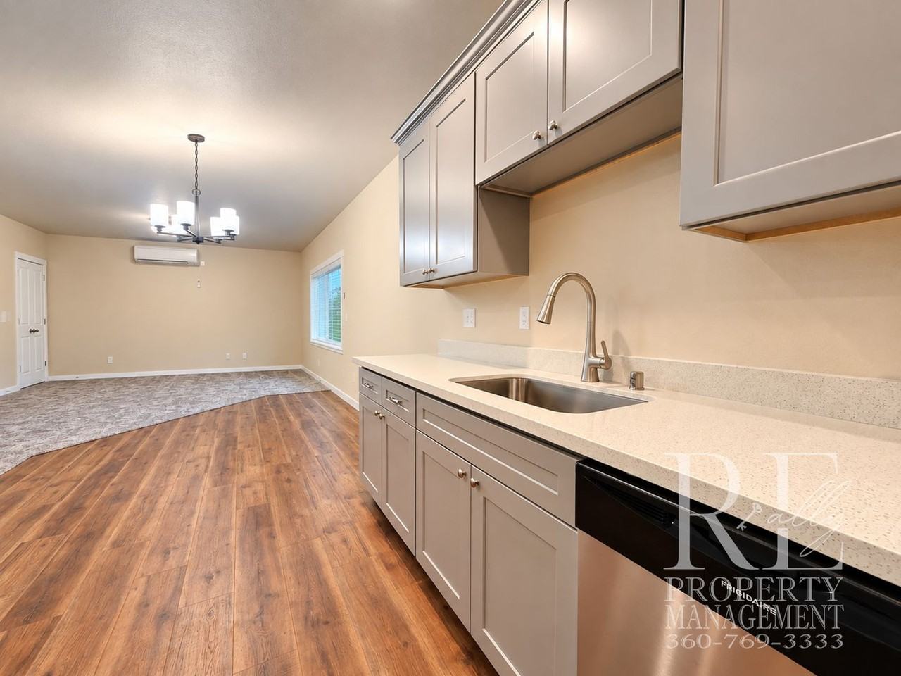 2306 Se Lund Ave - Photo 6 of 20