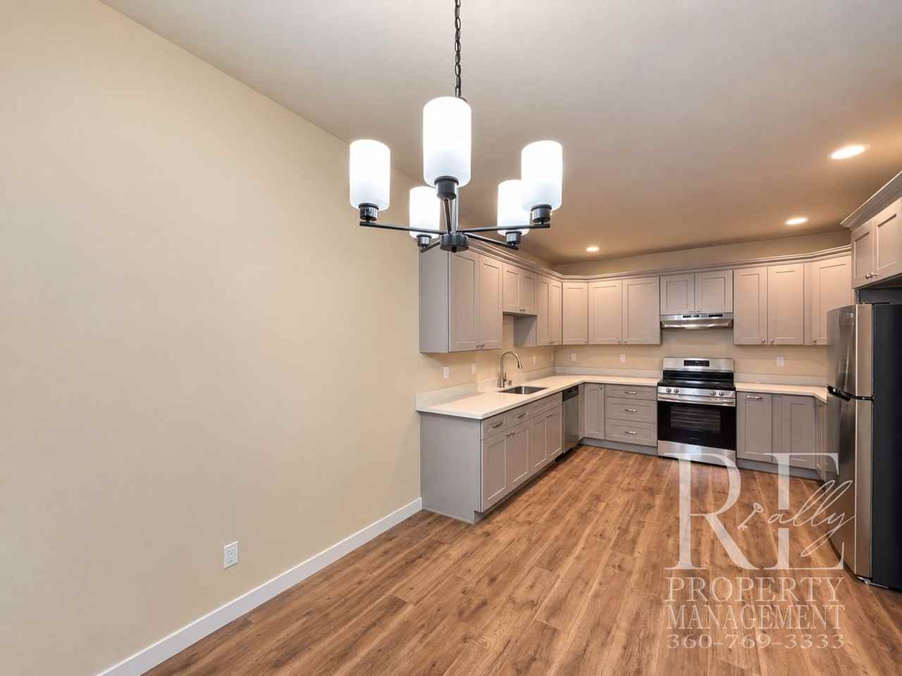 2306 Se Lund Ave - Photo 7 of 20