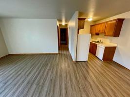 featured image of 409 E 15th St
