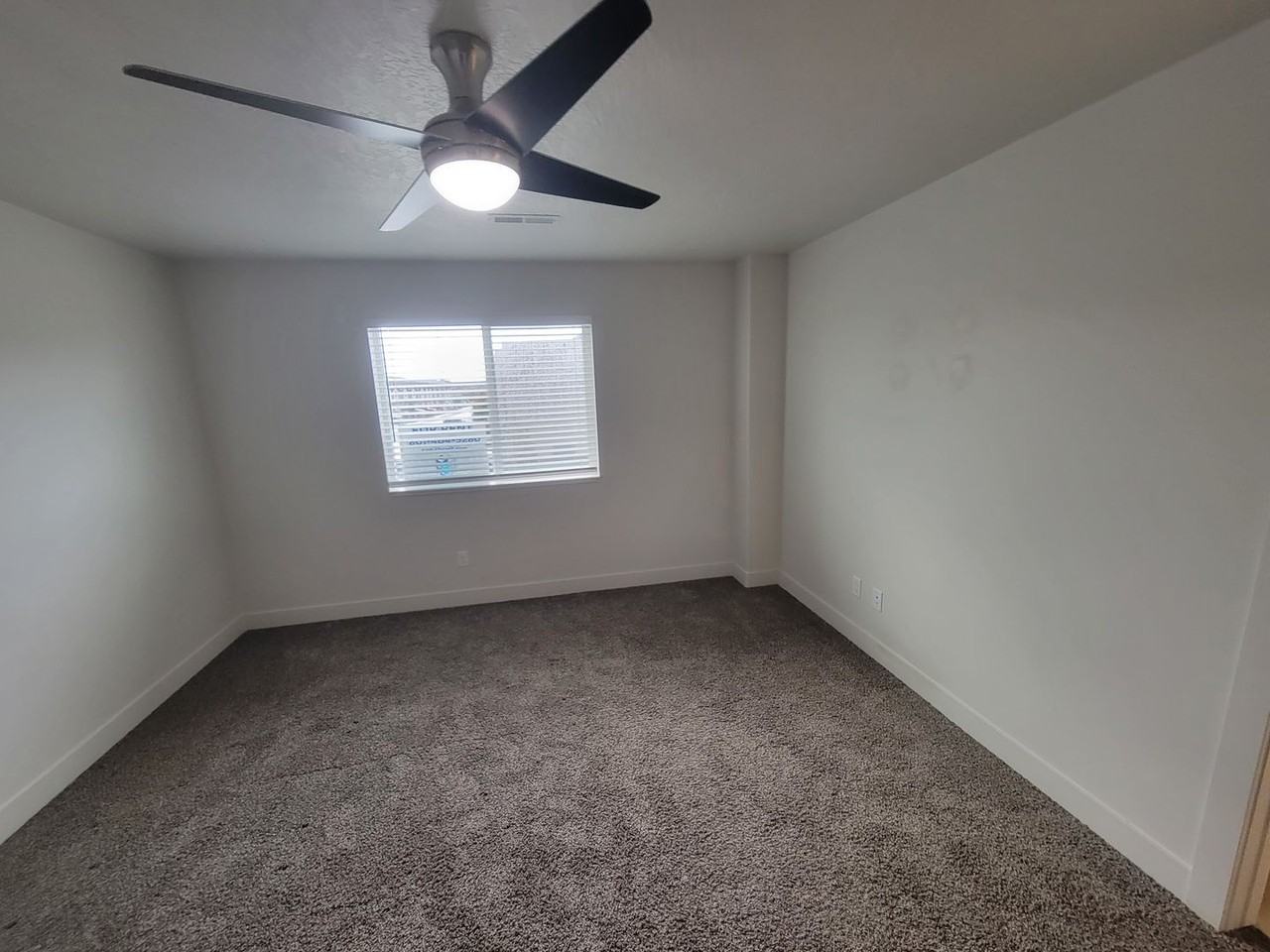 3940 S 3375 W - Photo 4 of 21