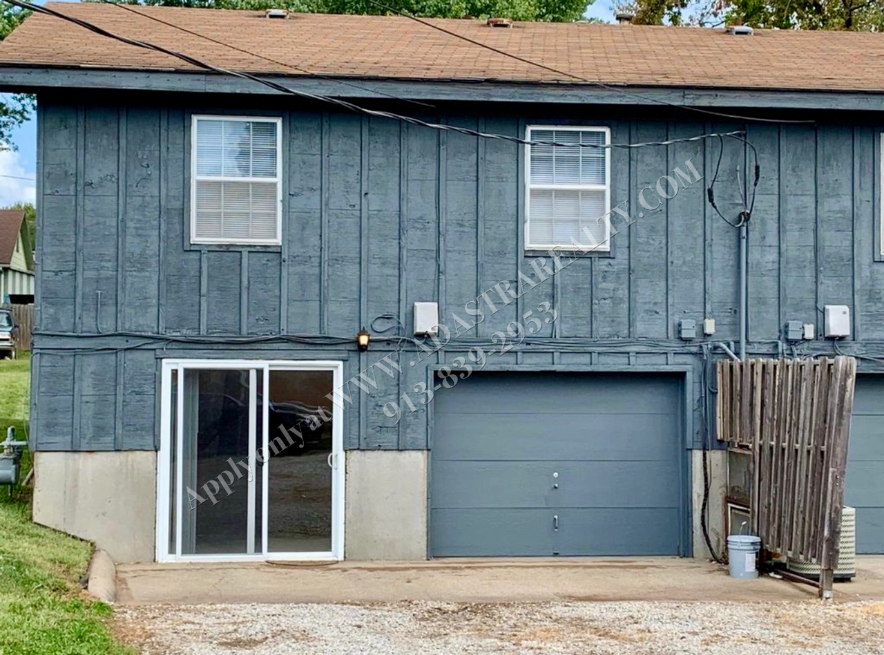 537 Vilas St - Photo 3 of 5