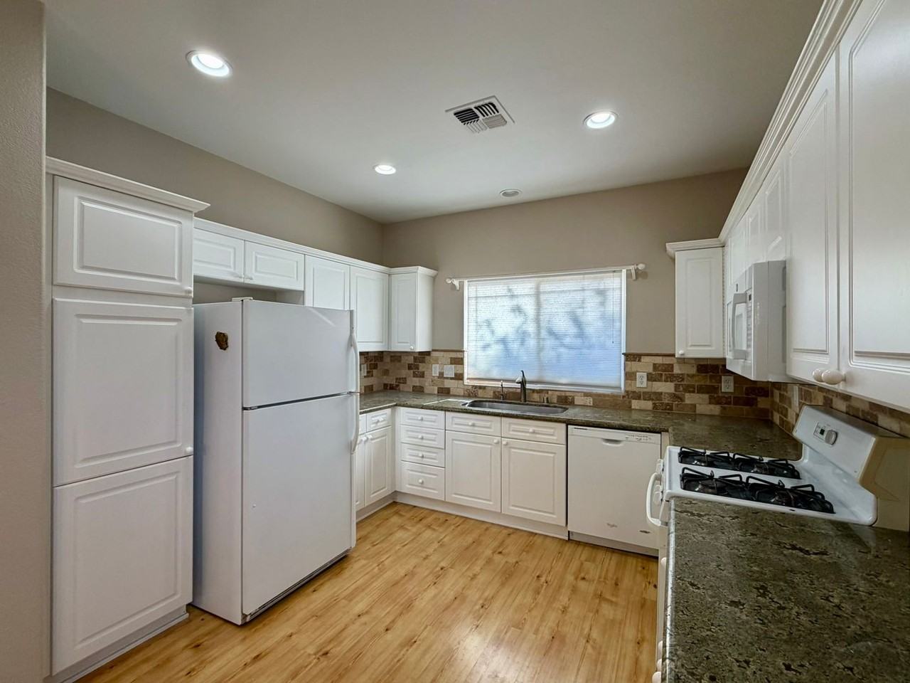 10647 Vista Bonita Ln - Photo 2 of 13