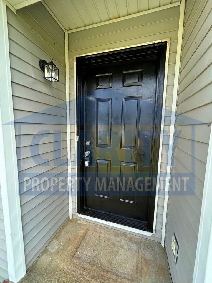 131 Brooke Ln Ne - Photo 2 of 16