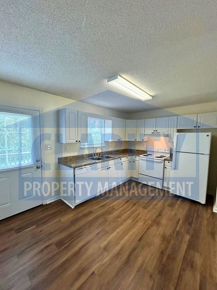 131 Brooke Ln Ne - Photo 7 of 16