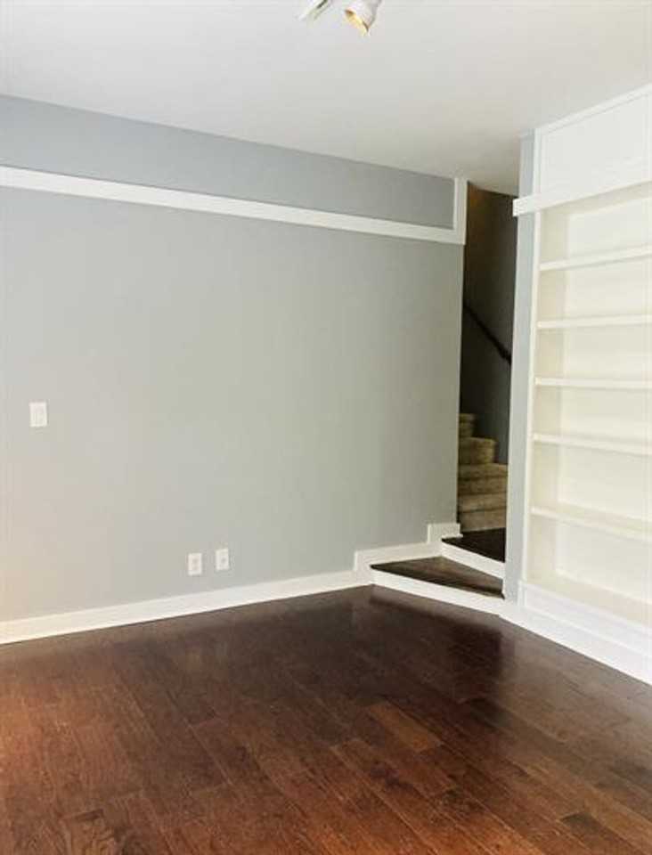 231 E Park Ave - Photo 3 of 16