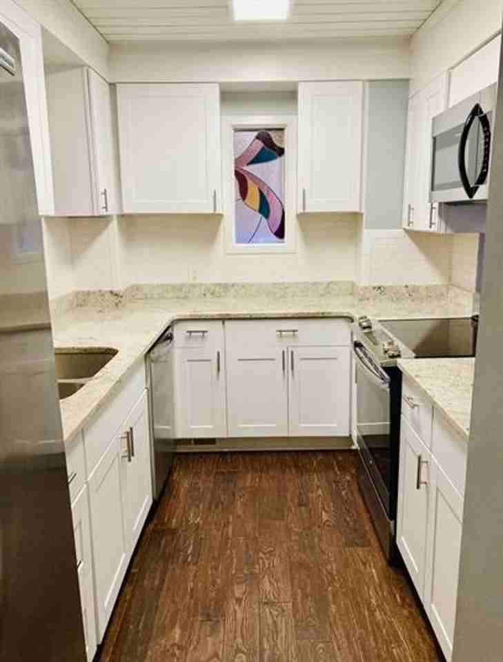 231 E Park Ave - Photo 5 of 16