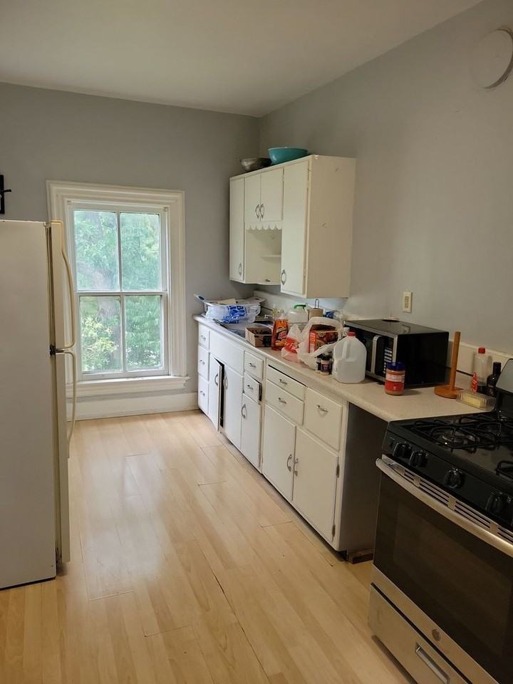 722 W Cedar St - Photo 6 of 26