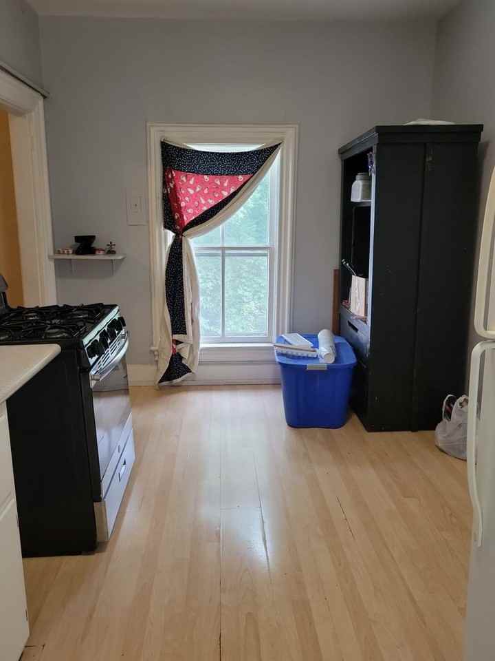 722 W Cedar St - Photo 7 of 26