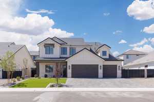 featured image of 2926 E Naboo Ln