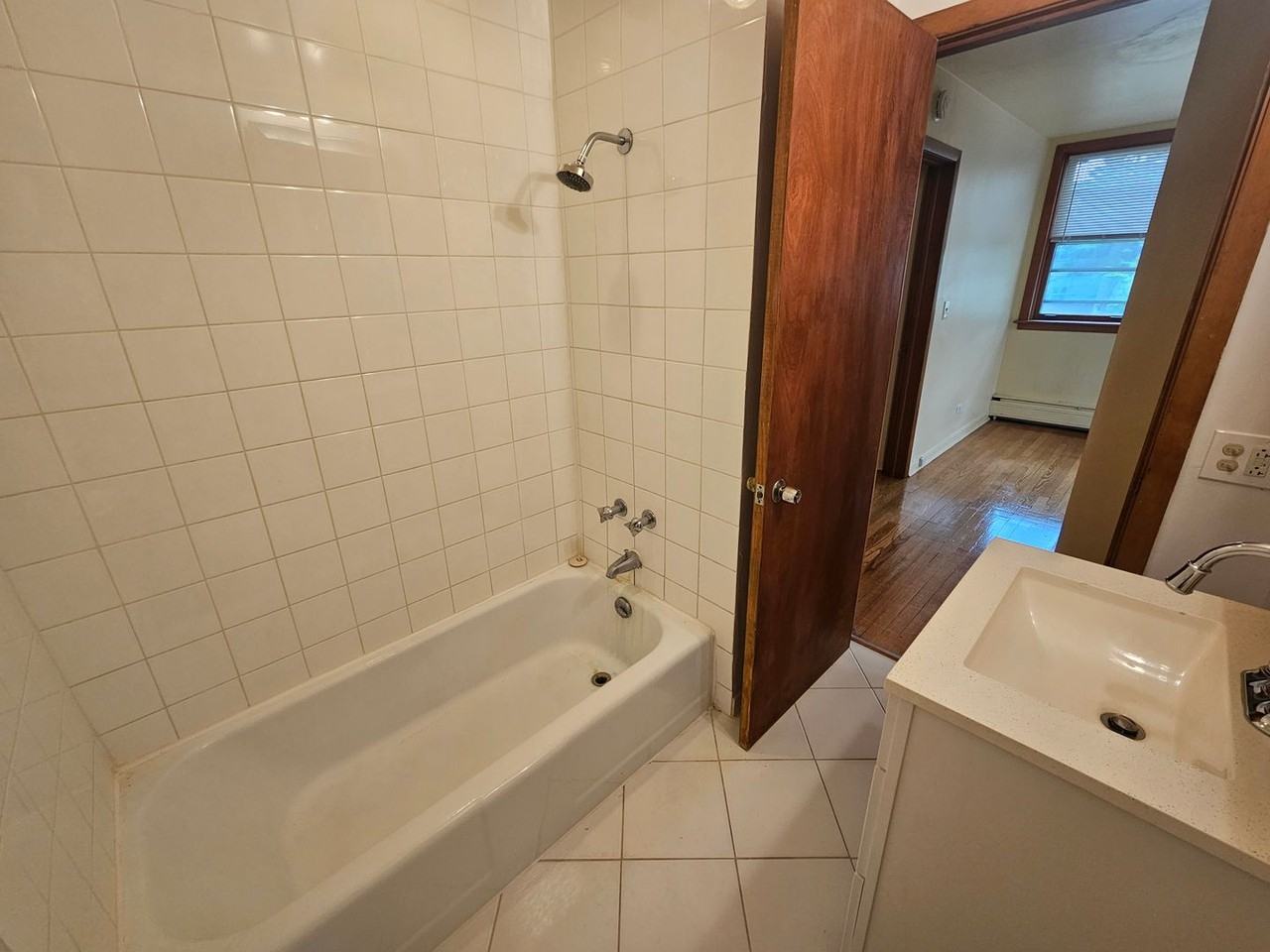 2725 Central St - Photo 7 of 9