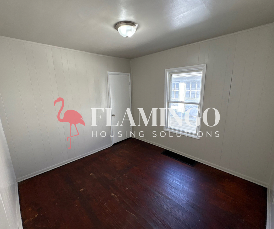 320 Lorenz Ave - Photo 6 of 15