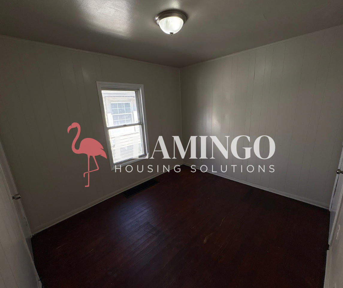 320 Lorenz Ave - Photo 7 of 15