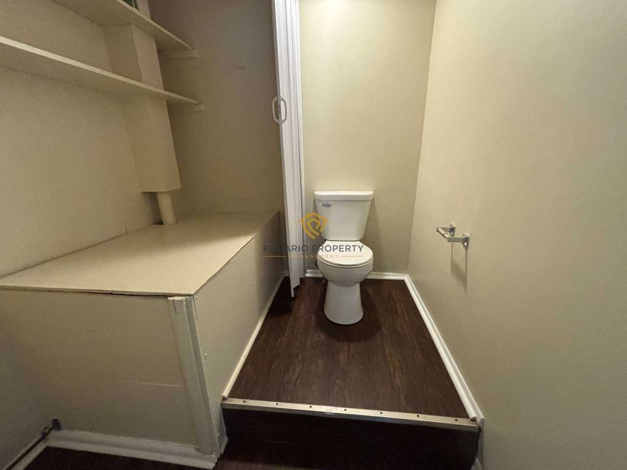 5302 E Hill Dr - Photo 5 of 11