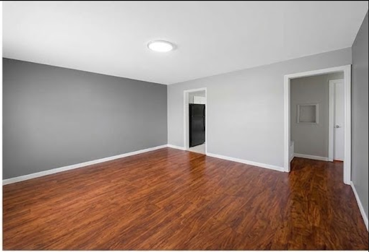 1342 South Dr - Photo 2 of 5