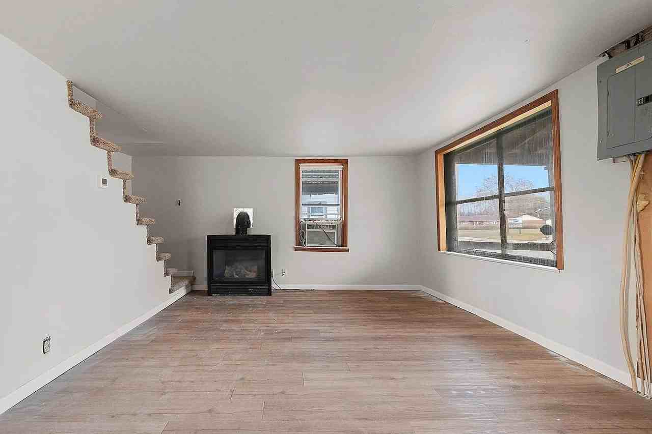 2020 County Road Q - Photo 3 of 16