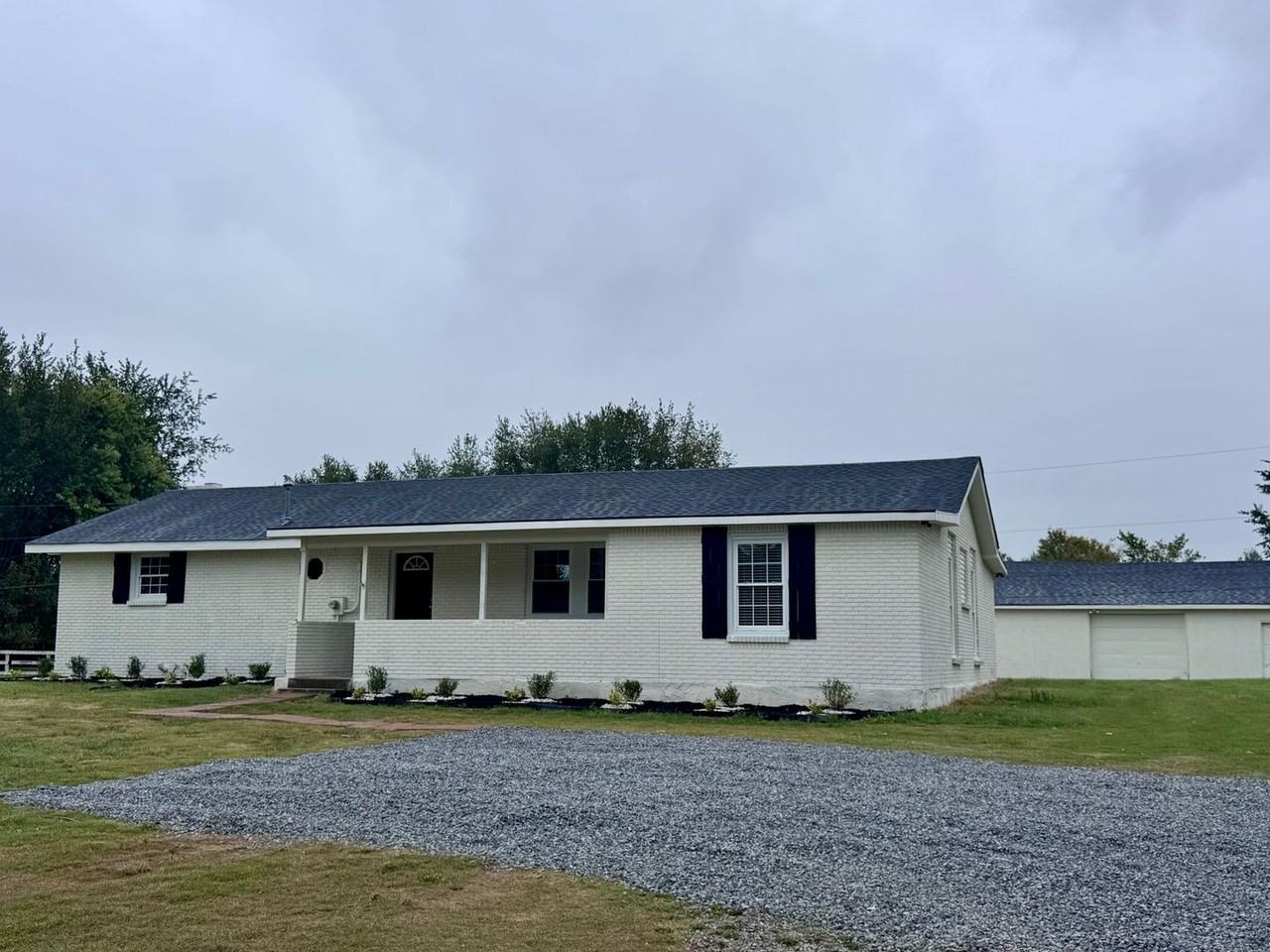 3375 Pembroke Rd - Photo 5 of 39