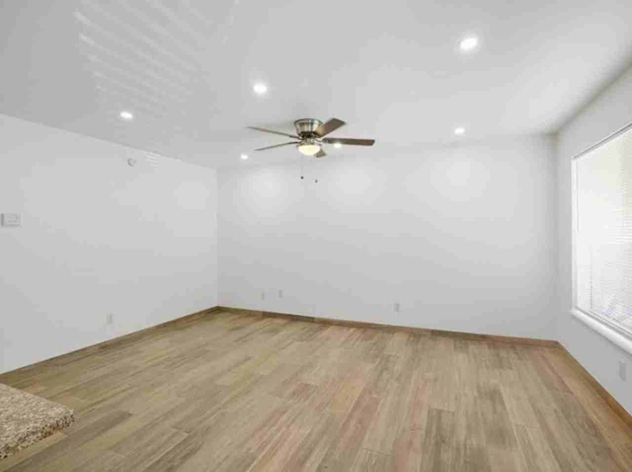 6700 6700 Escondido E4 - Photo 3 of 22