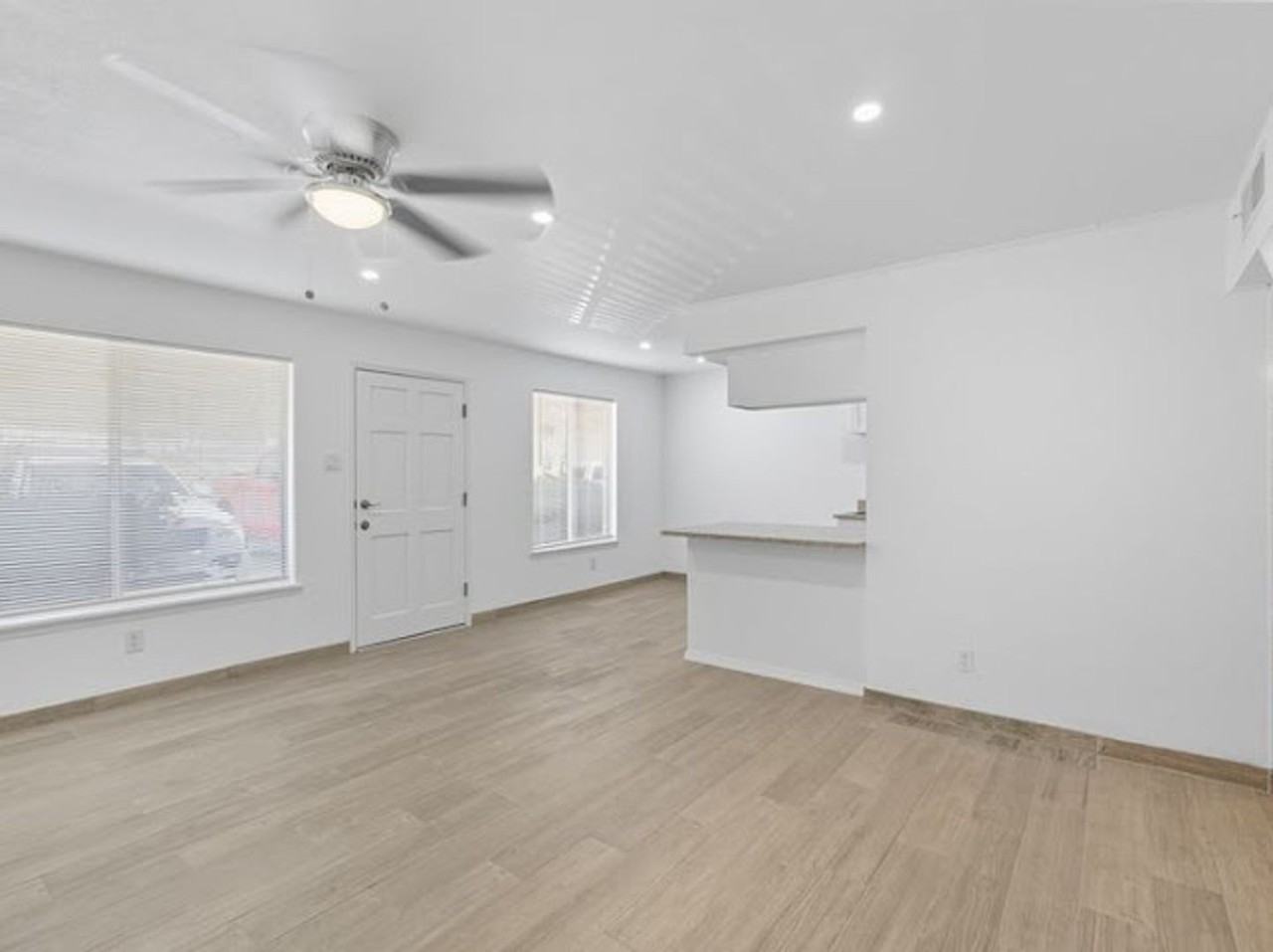 6700 6700 Escondido E4 - Photo 4 of 22