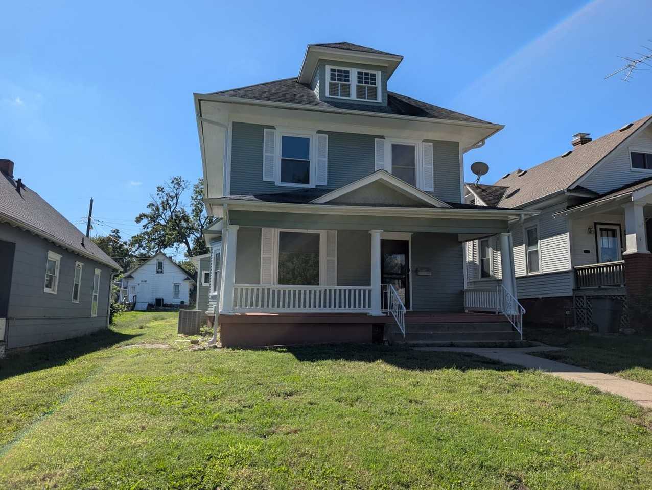 2606 Sacramento St - Photo 2 of 20
