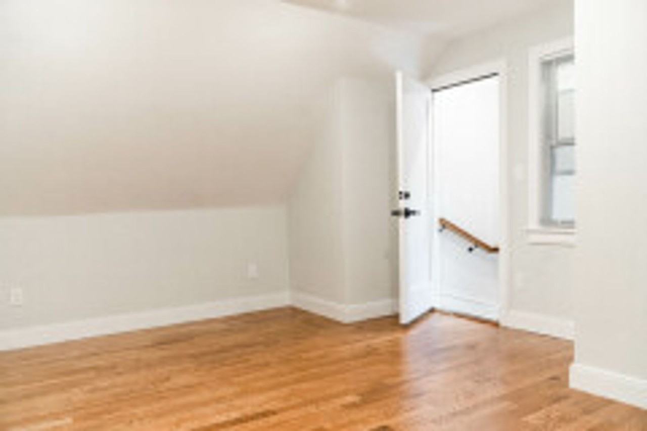 11 Falkland St - Photo 7 of 11