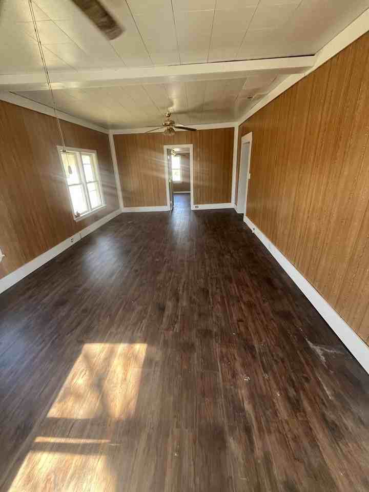 413 E Allison St - Photo 3 of 6