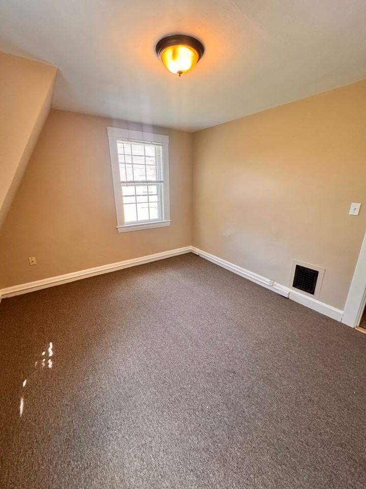 128 Concord Way - Photo 5 of 13