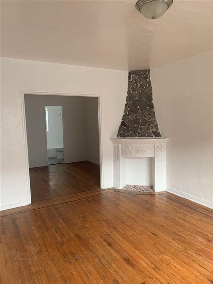 720 15th St - Photo 3 of 9