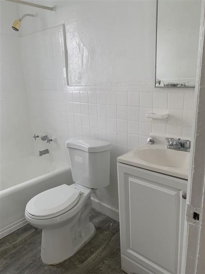 720 15th St - Photo 7 of 9